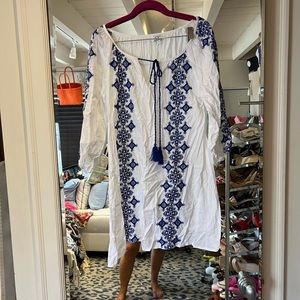 C / C chic connection white and blue mini dress size small